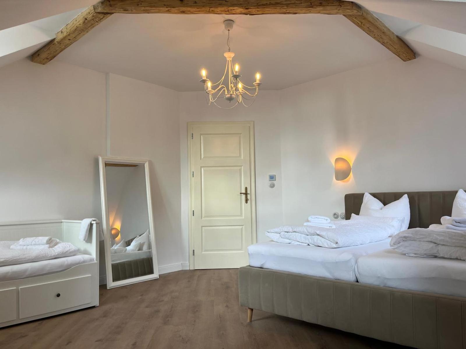 Residence Polonia Karlovy Vary Ngoại thất bức ảnh